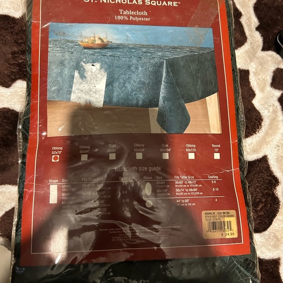 St. Nicholas Square Tablecloth Oblong 52x70 GREEN - Picture 3 of 3